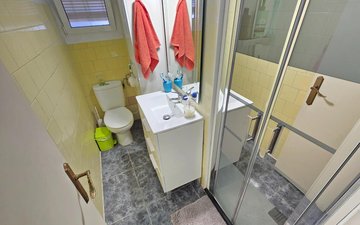 Property slide 17