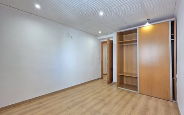 Property slide 16