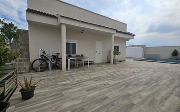 Property slide 18