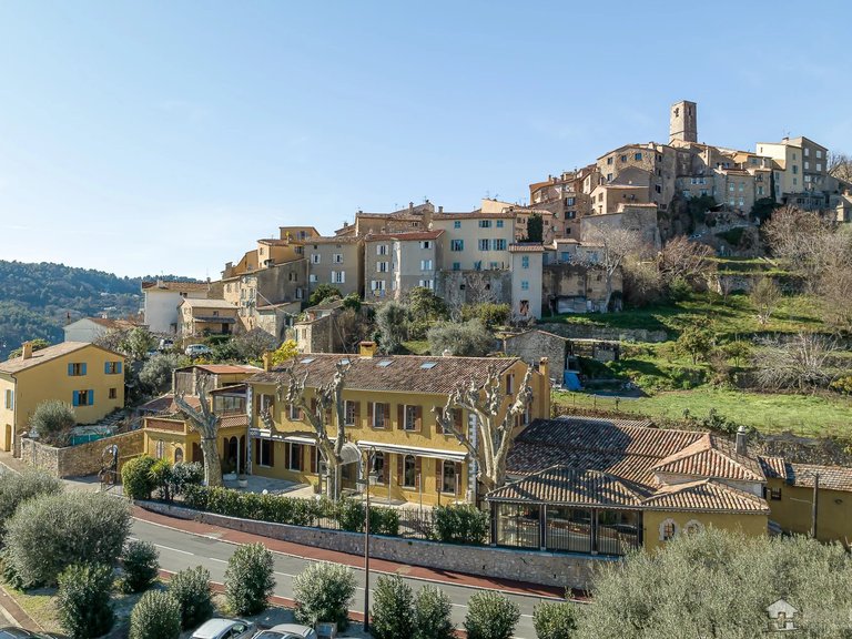 Villa for Sale in Le Bar Sur Loup, Mougins, Valbonne, Grasse Area 2