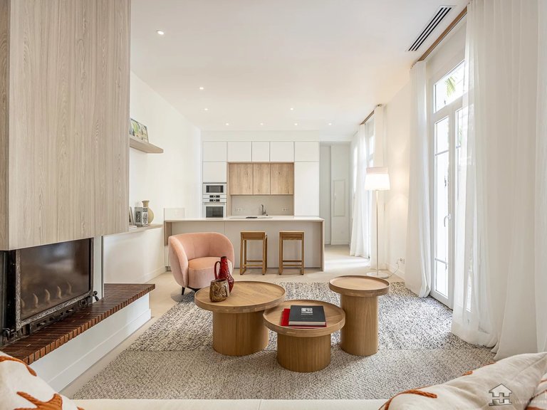 Villa for Sale in Cannes, Cannes Area 2