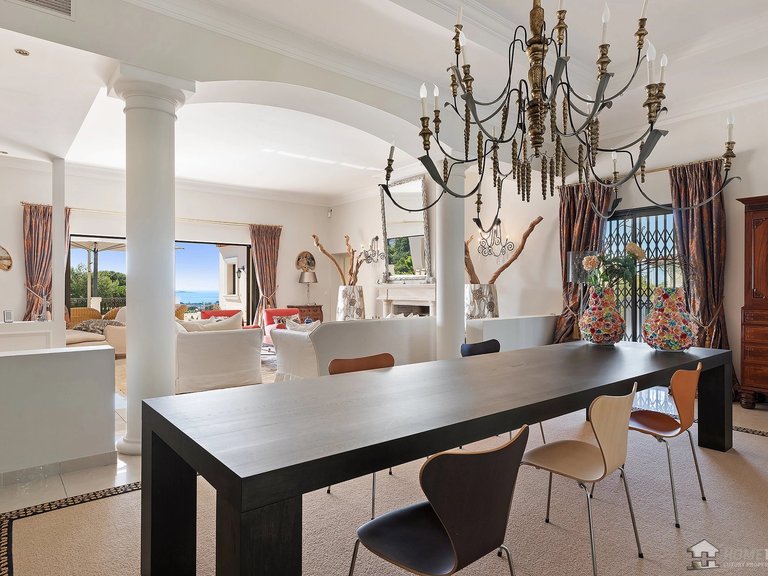 Villa for Sale in Cannes, Cannes Area 1