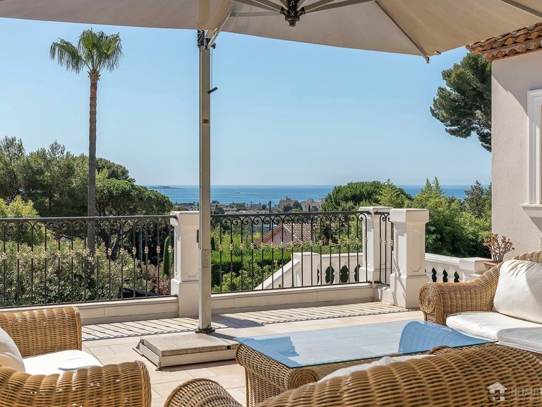 Villa for Sale in Cannes, Cannes Area 2
