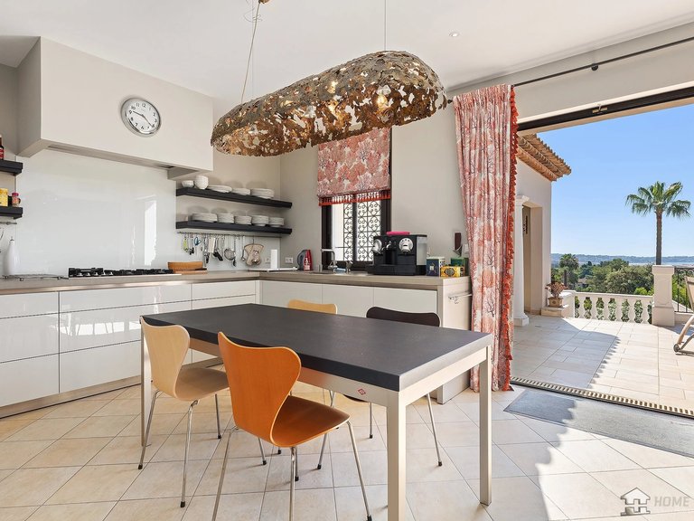 Villa for Sale in Cannes, Cannes Area 3