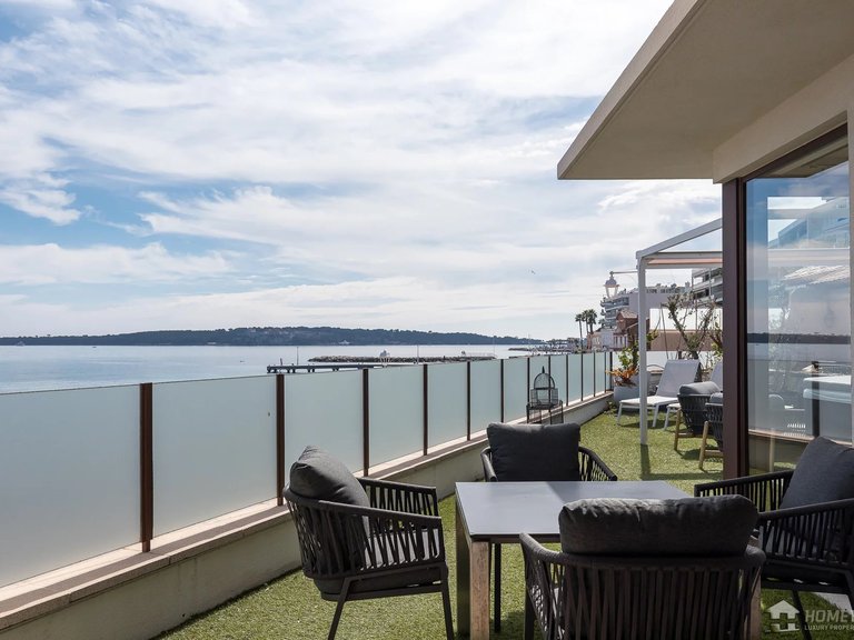 Villa for Sale in Cannes, Cannes Area 1