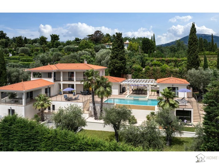 Villa for Sale in Chateauneuf Grasse, Mougins, Valbonne, Grasse Area 1