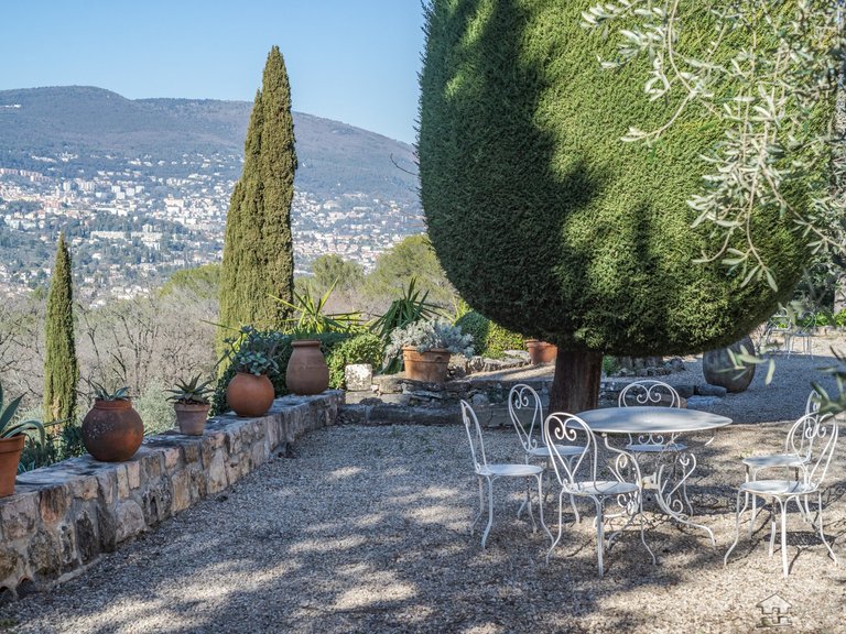 Villa for Sale in Grasse, Mougins, Valbonne, Grasse Area 7