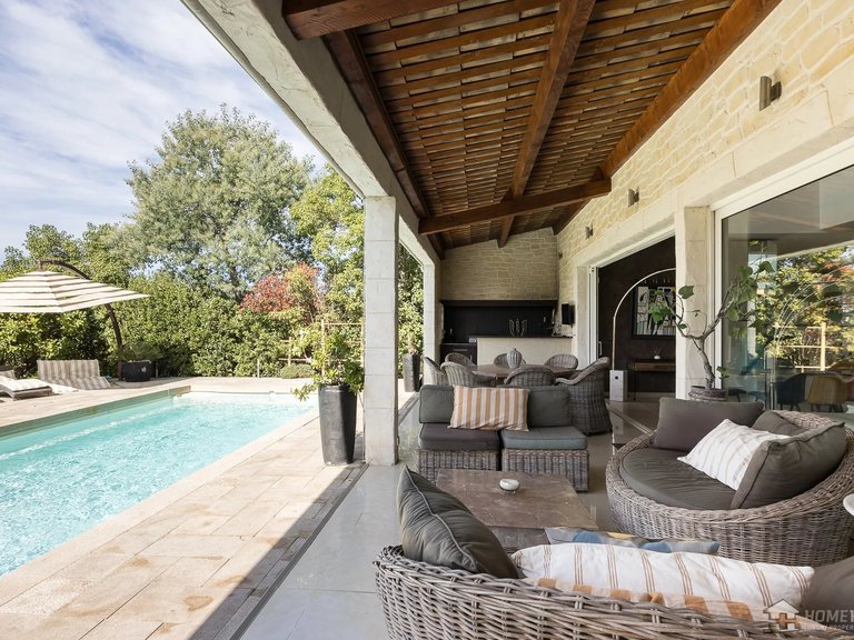 Villa for Sale in Cannes, Cannes Area 2