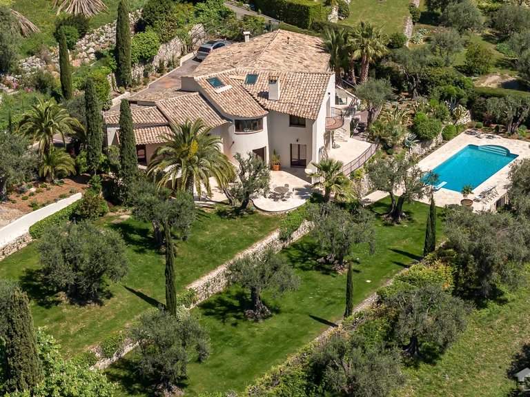 Villa for Sale in Vence, Vence, St. Paul Area 1