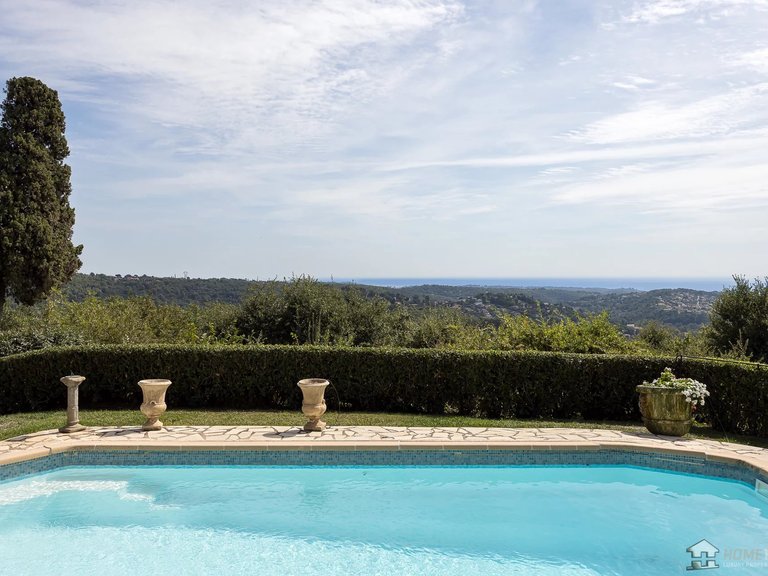 Villa for Sale in Vence, Vence, St. Paul Area 1