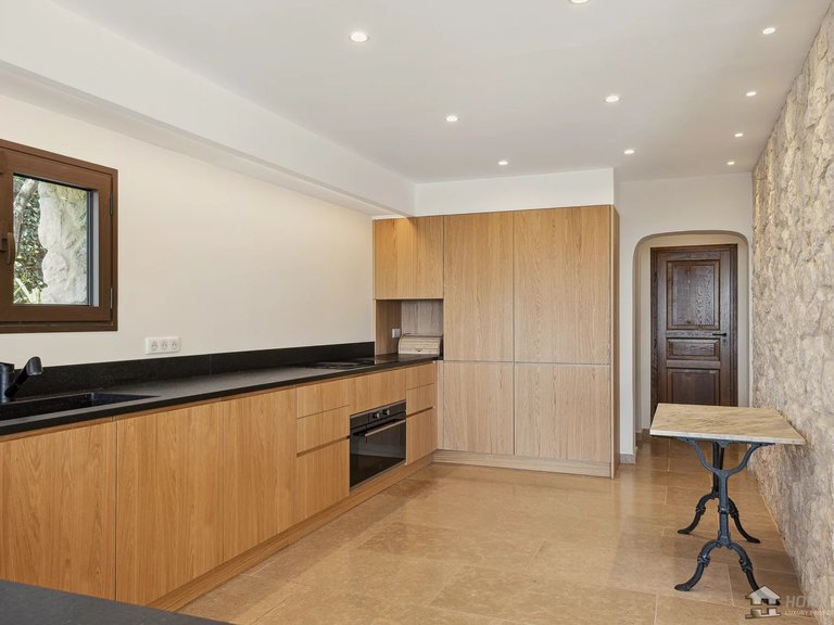 Villa for Sale in St Paul, Vence, St. Paul Area 4