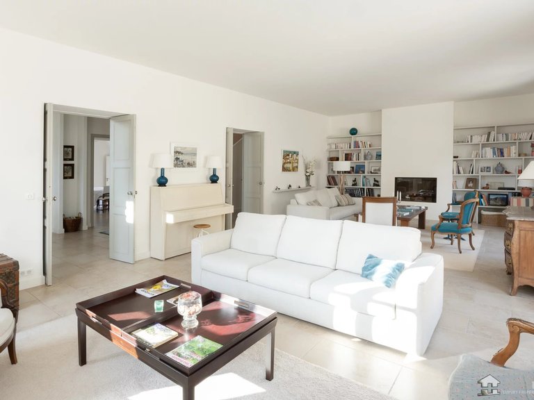 Villa for Sale in Grasse, Mougins, Valbonne, Grasse Area 11