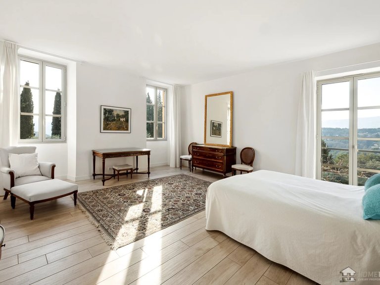 Villa for Sale in Grasse, Mougins, Valbonne, Grasse Area 12