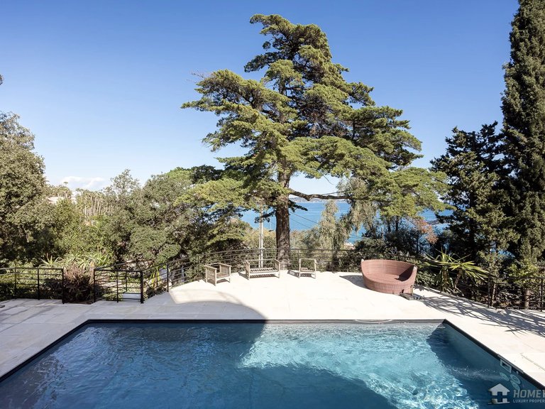 Villa for Sale in Cannes, Cannes Area 1