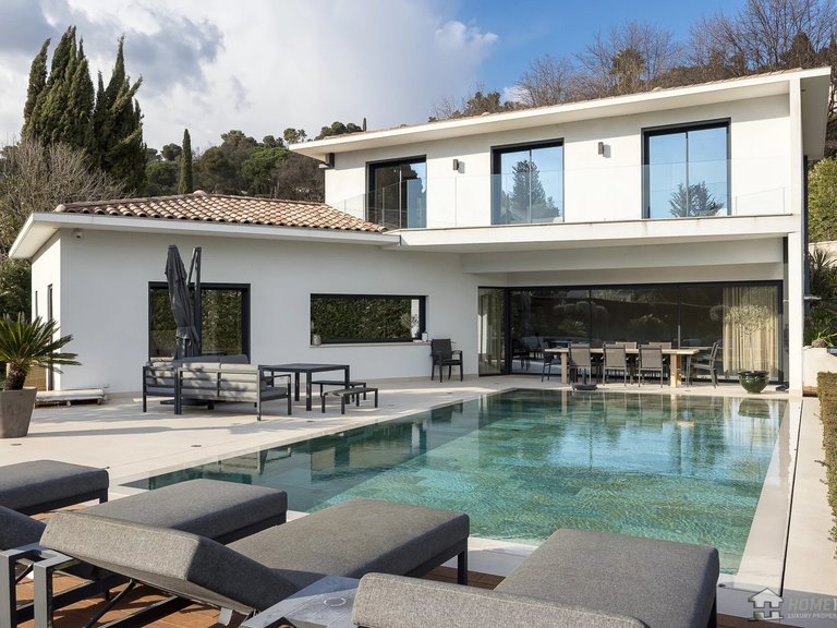 Villa for Sale in St Paul, Vence, St. Paul Area 1