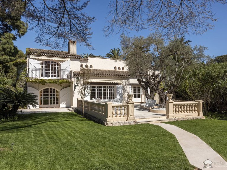 Villa for Sale in Cap D Antibes, Antibes Area 1