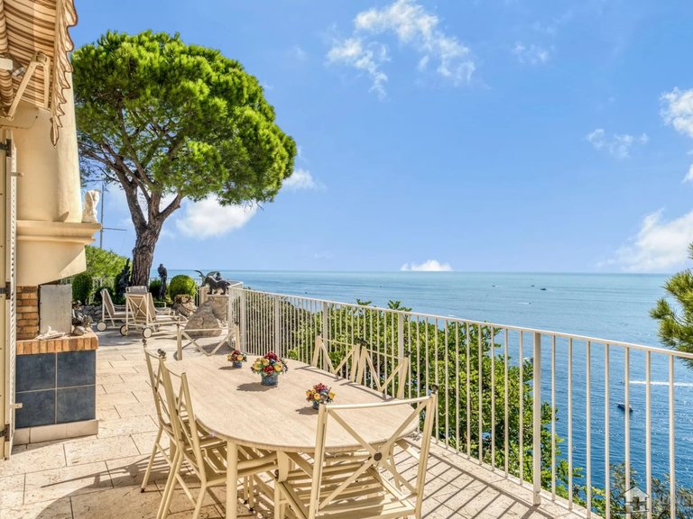 Villa for Sale in Villefranche Sur Mer, Villefranche, Cap Ferrat Area 4