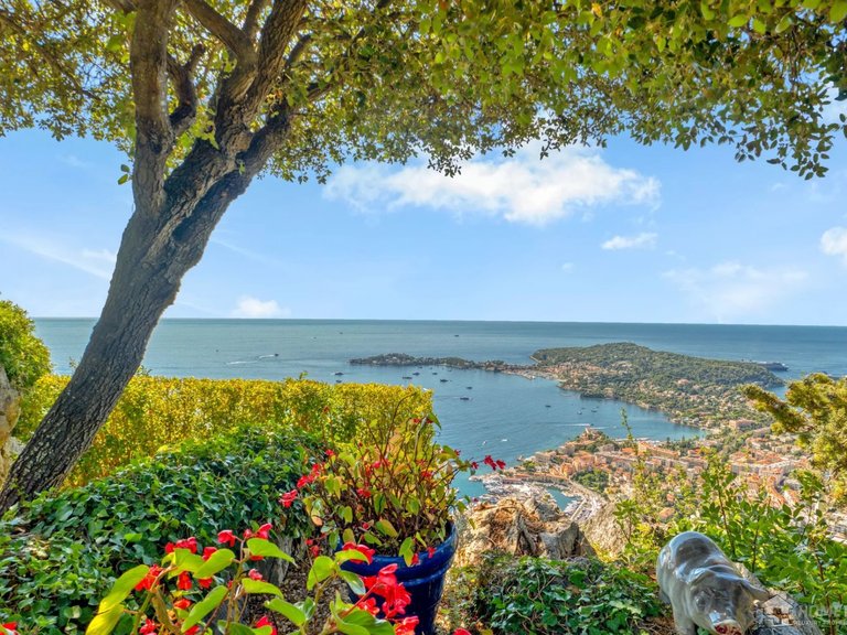 Villa for Sale in Villefranche Sur Mer, Villefranche, Cap Ferrat Area 7