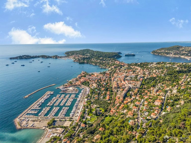 Villa for Sale in Villefranche Sur Mer, Villefranche, Cap Ferrat Area 11