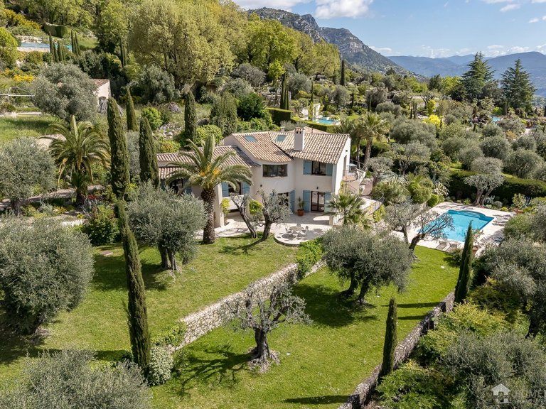 Villa for Sale in Vence, Vence, St. Paul Area 2