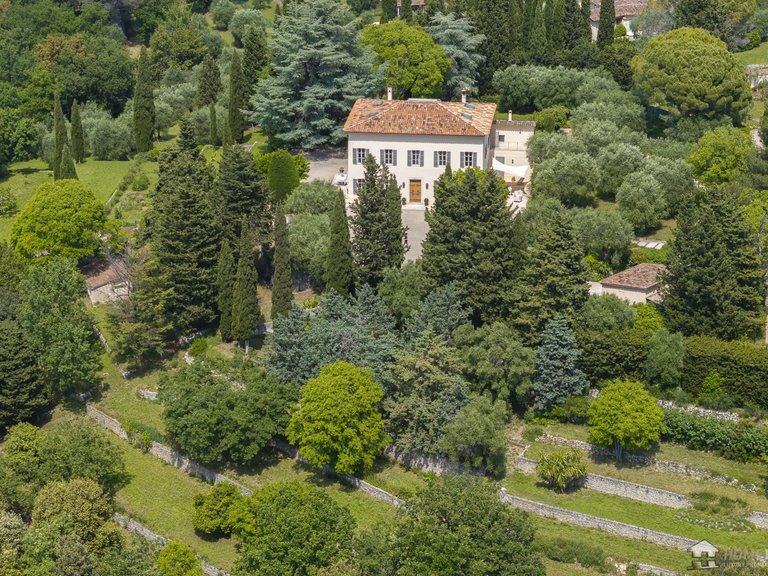 Villa for Sale in Grasse, Mougins, Valbonne, Grasse Area 14