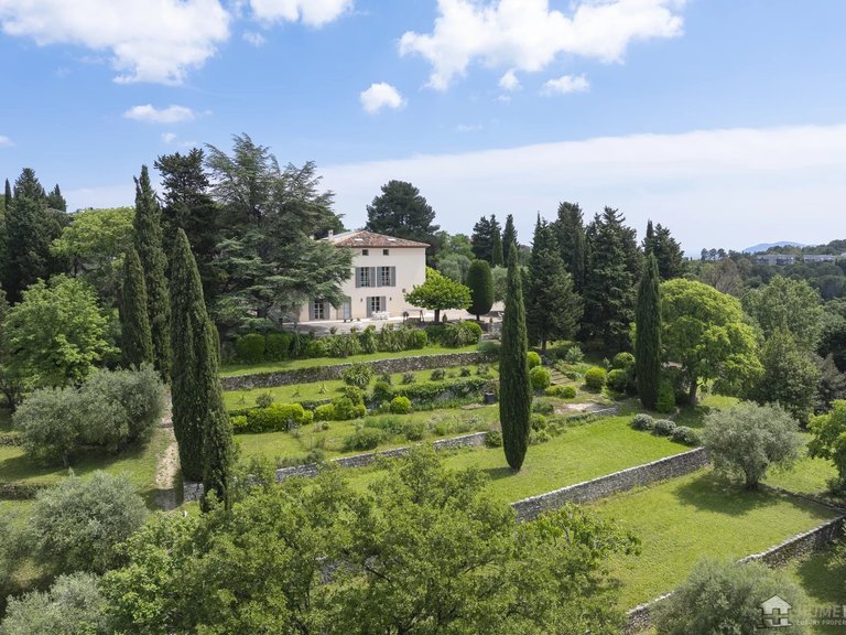 Villa for Sale in Grasse, Mougins, Valbonne, Grasse Area 16