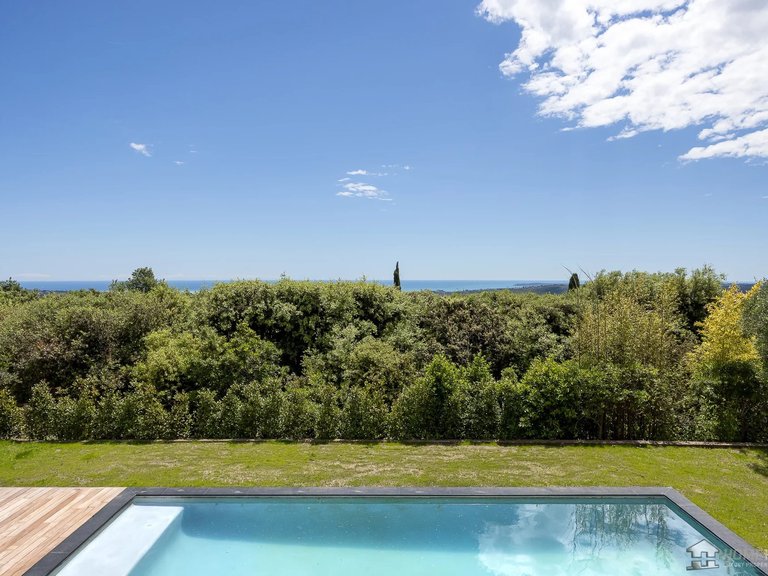 Villa for Sale in St Paul, Vence, St. Paul Area 4