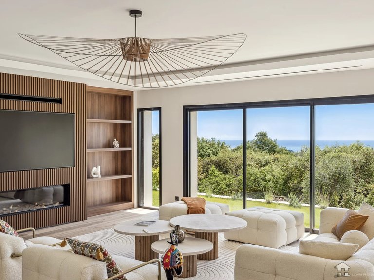 Villa for Sale in St Paul, Vence, St. Paul Area 7