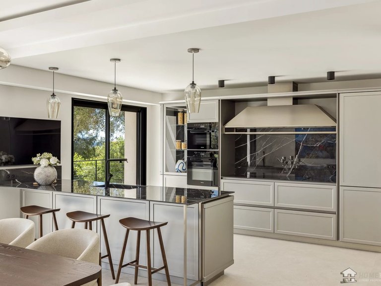 Villa for Sale in St Paul, Vence, St. Paul Area 9