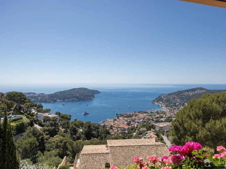 Villa for Sale in Villefranche Sur Mer, Villefranche, Cap Ferrat Area 2