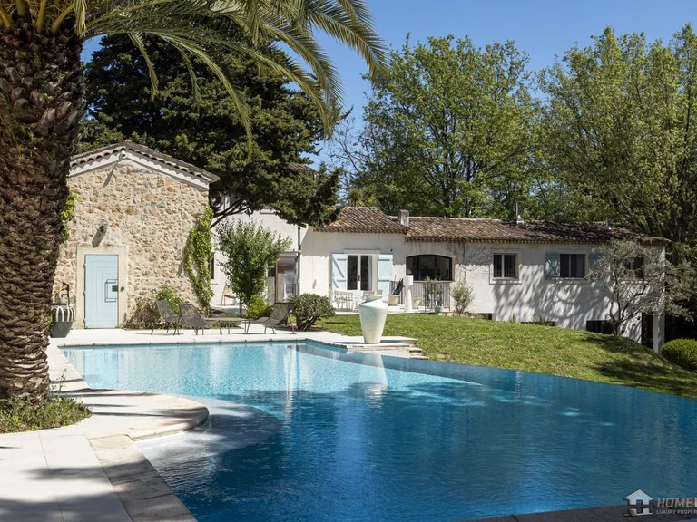 Villa for Sale in Valbonne, Mougins, Valbonne, Grasse Area 2