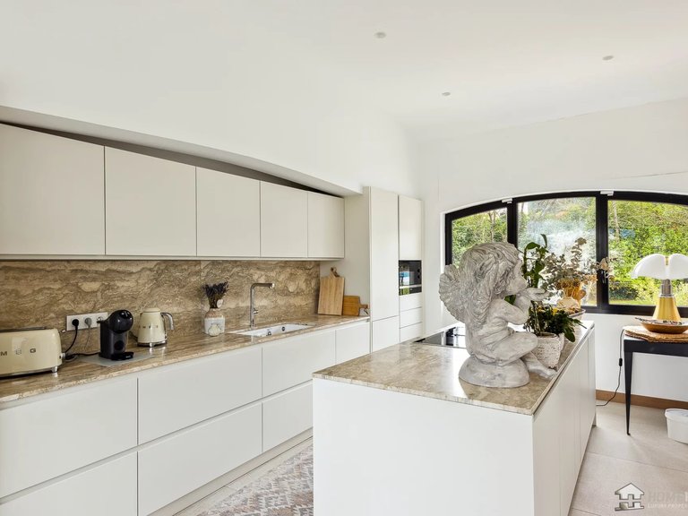 Villa for Sale in Valbonne, Mougins, Valbonne, Grasse Area 7