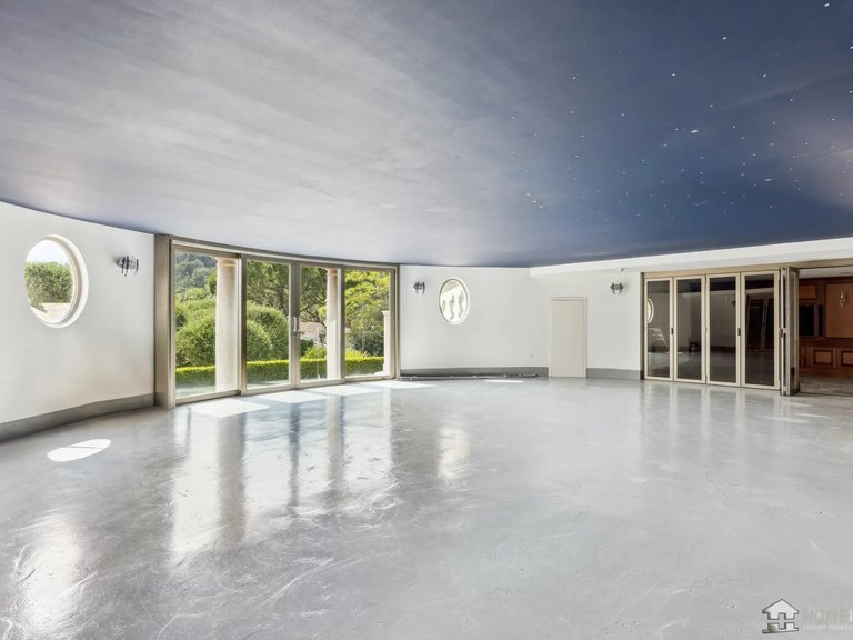 Villa for Sale in Villefranche Sur Mer, Villefranche, Cap Ferrat Area 3