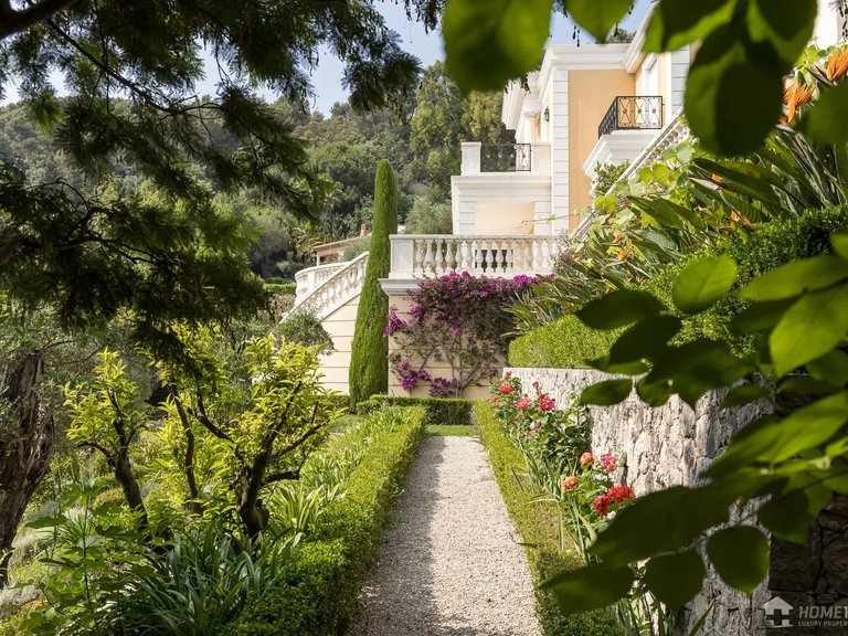 Villa for Sale in Villefranche Sur Mer, Villefranche, Cap Ferrat Area 4