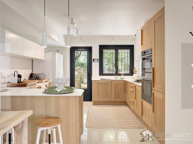 Villa for Sale in Le Tignet, Mougins, Valbonne, Grasse Area 6