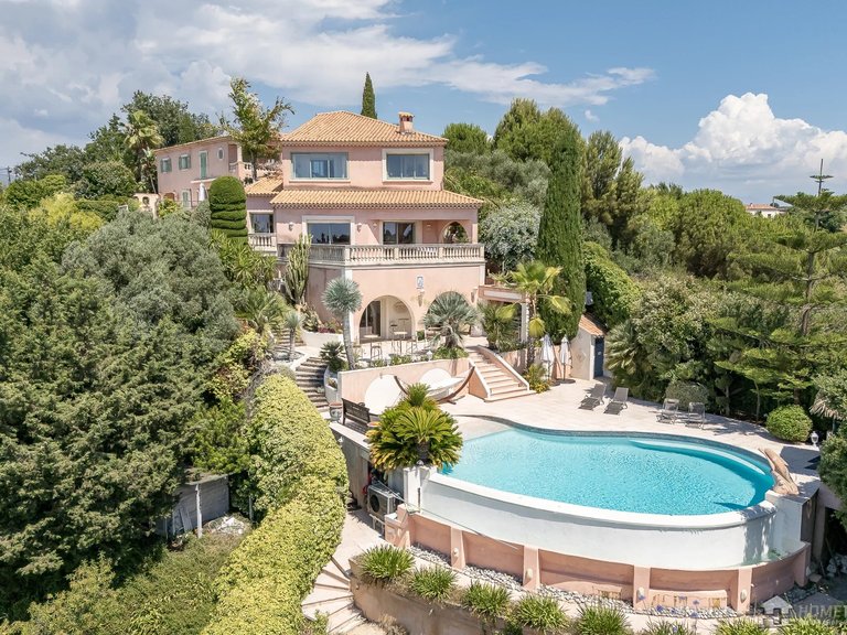 Villa for Sale in Cagnes Sur Mer, Antibes Area 1