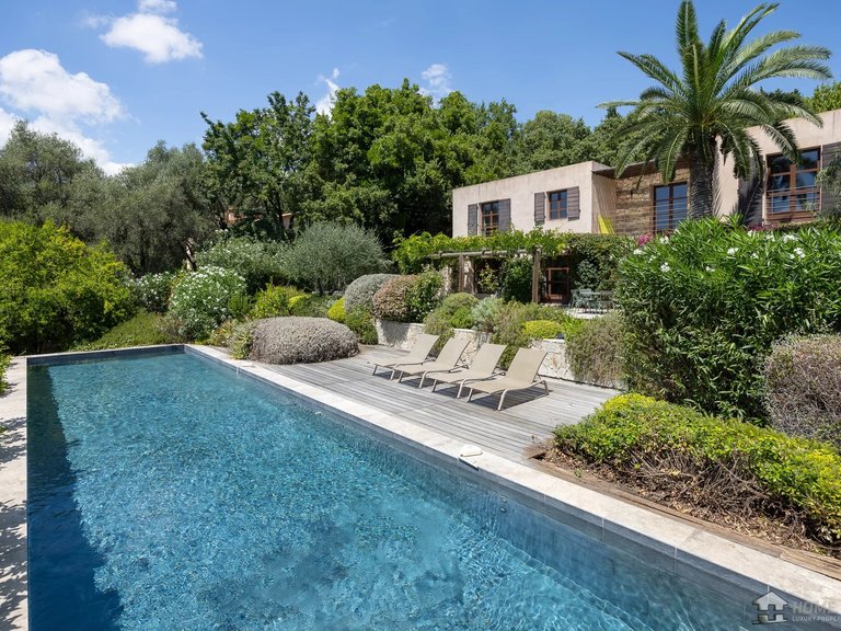 Villa for Sale in Chateauneuf Grasse, Mougins, Valbonne, Grasse Area 1