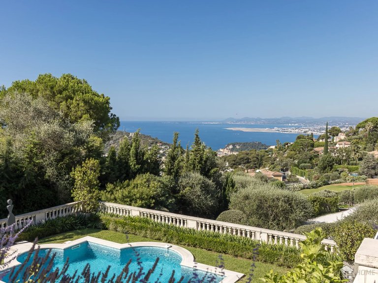 Villa for Sale in Villefranche Sur Mer, Villefranche, Cap Ferrat Area 8
