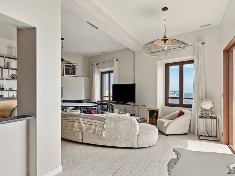 Villa for Sale in Cannes, Cannes Area 6