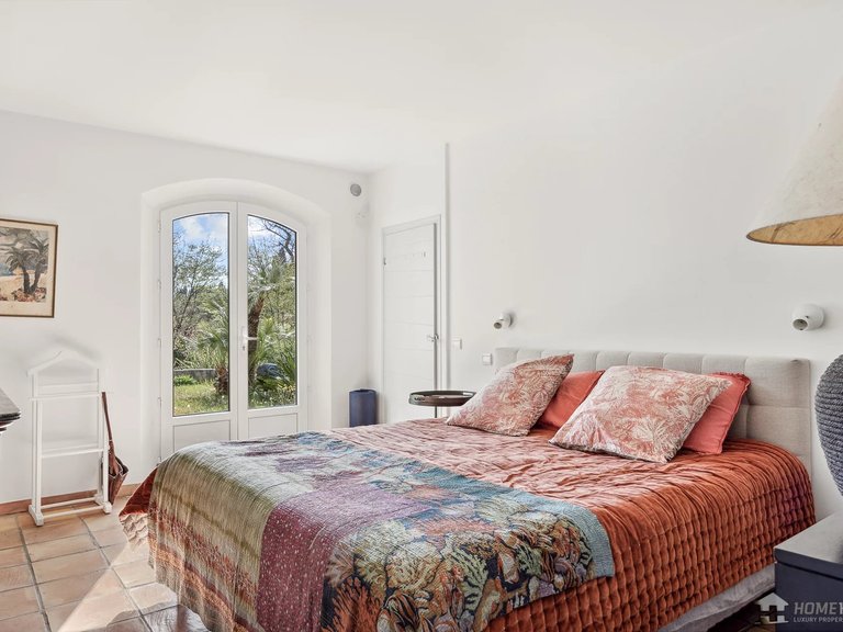 Villa for Sale in Grasse, Mougins, Valbonne, Grasse Area 2