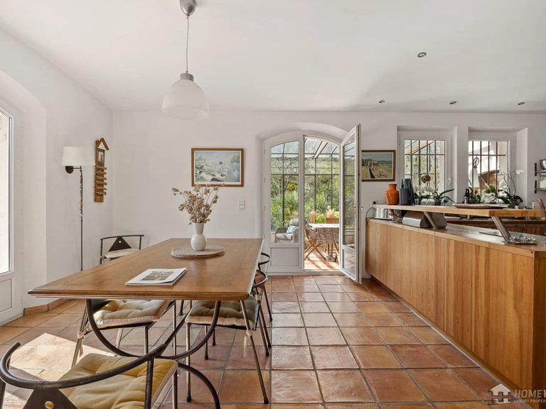 Villa for Sale in Grasse, Mougins, Valbonne, Grasse Area 4