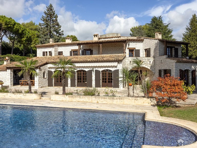 Villa for Sale in St Paul, Vence, St. Paul Area 1