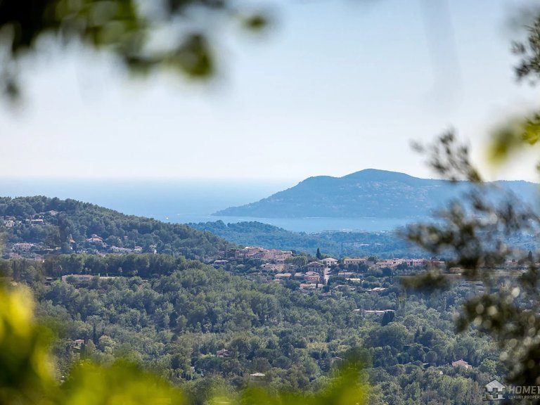 Villa for Sale in Chateauneuf Grasse, Mougins, Valbonne, Grasse Area 7
