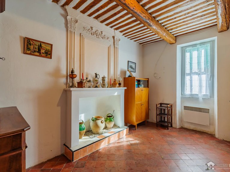 Villa for Sale in Gordes, The Luberon / Vaucluse 9