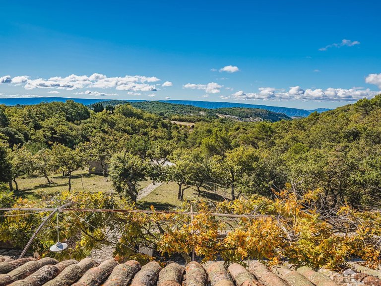 Villa for Sale in Murs, The Luberon / Vaucluse 9