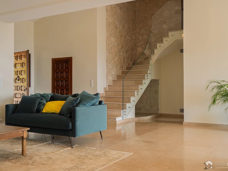 Villa for Sale in St Paul, Vence, St. Paul Area 8