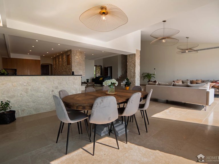 Villa for Sale in St Paul, Vence, St. Paul Area 11