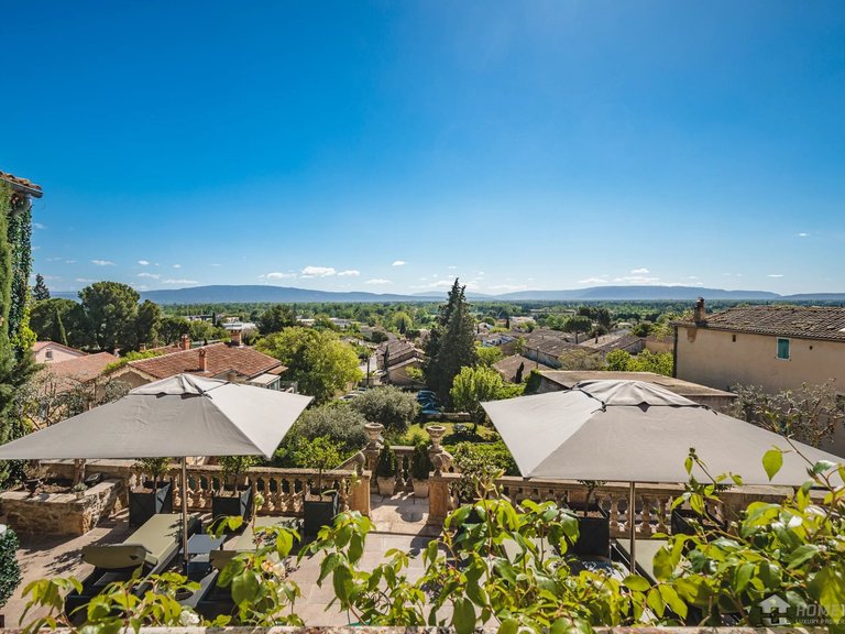 Villa for Sale in , Avignon And North Provence 3