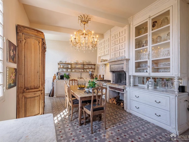 Villa for Sale in , Avignon And North Provence 5