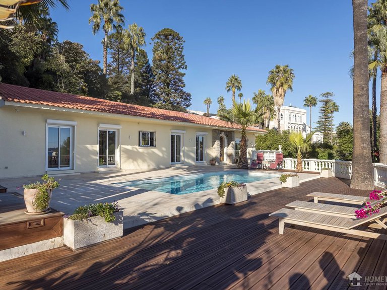 Villa for Sale in Cannes, Cannes Area 1